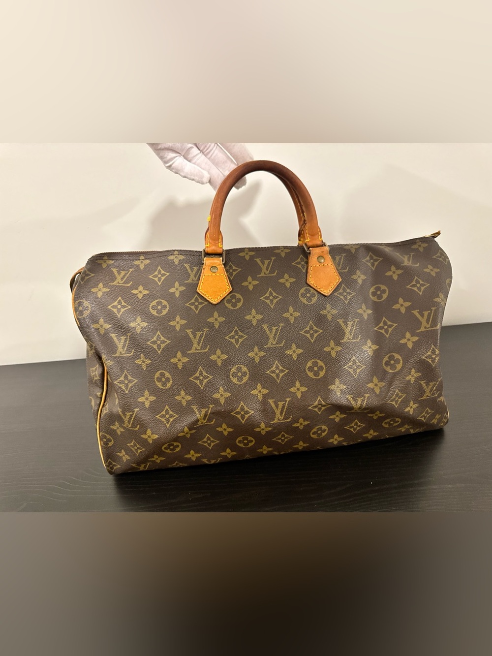Louis Vuitton Speedy 40 Monogram Canvas Boston Bag - Picture 4 of 16